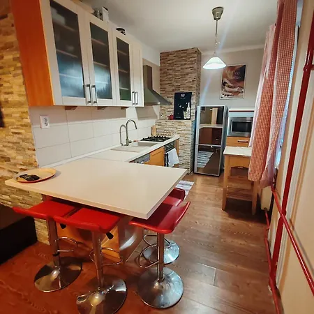 2-izbovy V Centre Mesta - 2-bedroom With 2 Balcony In The Centre Of The شقة مالاتسكي